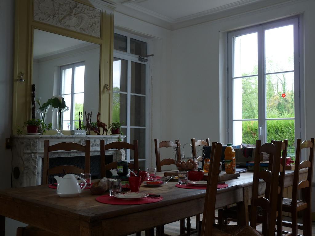 Le Betrot Bed & Breakfast Estissac Exterior foto