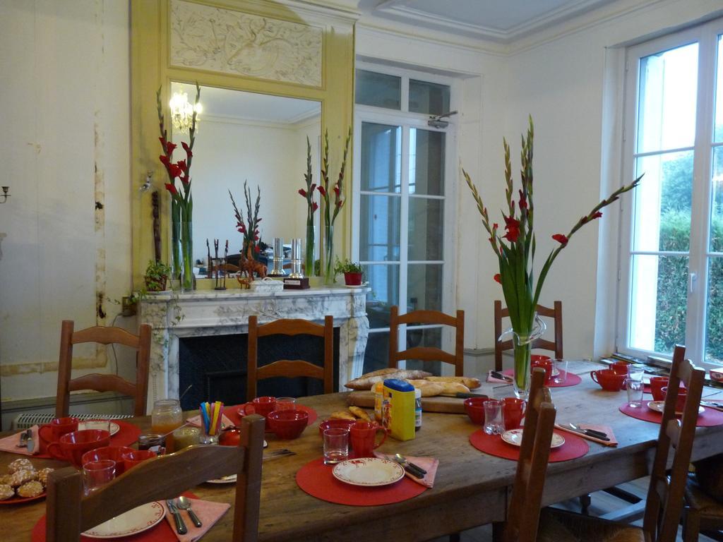 Le Betrot Bed & Breakfast Estissac Exterior foto