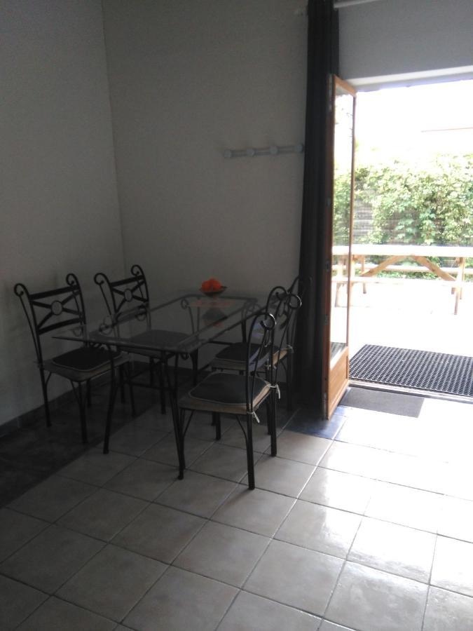 Le Betrot Bed & Breakfast Estissac Exterior foto