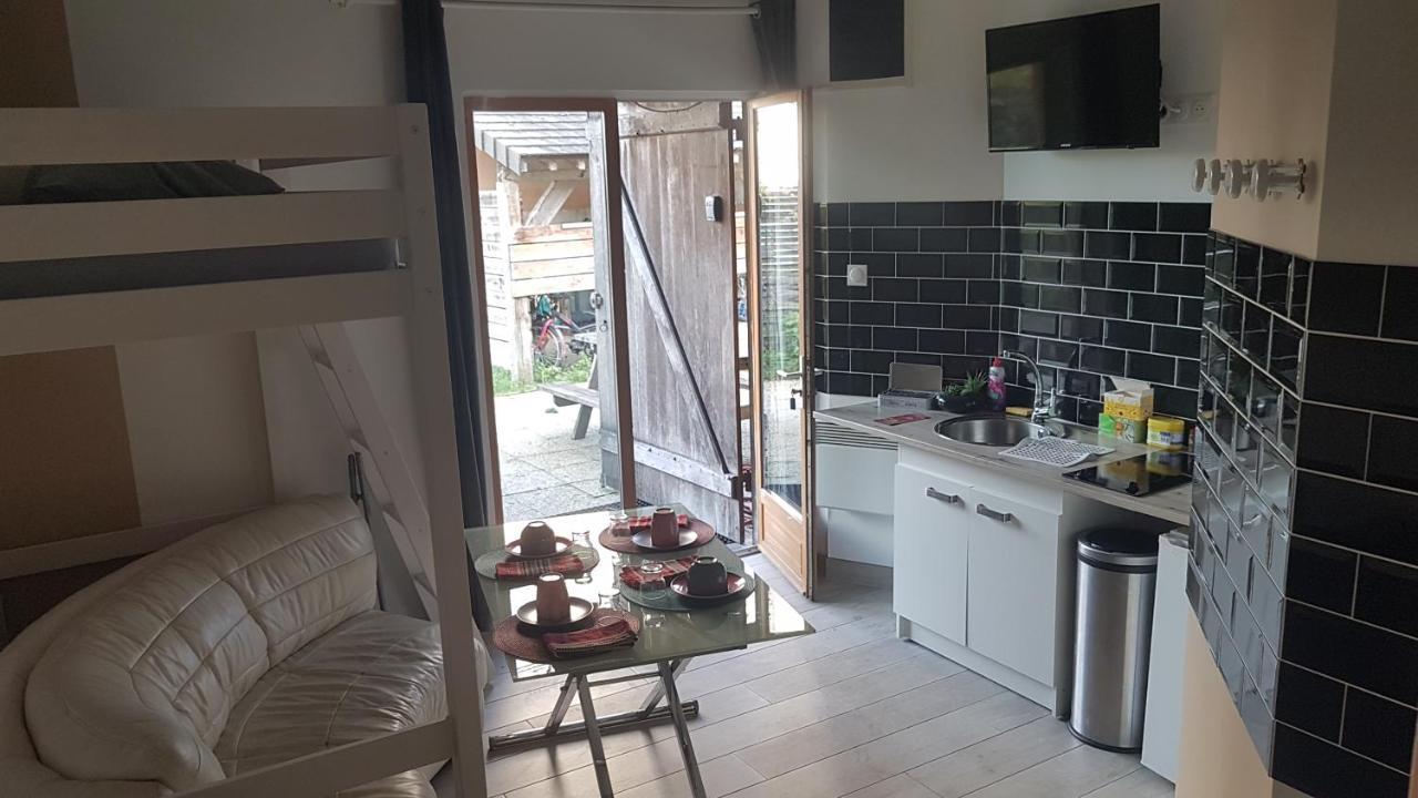 Le Betrot Bed & Breakfast Estissac Exterior foto